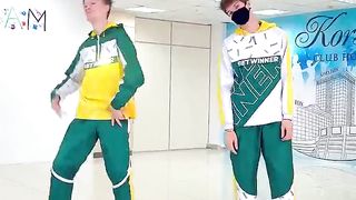 Шаффл Баттл ???????? WHO BEST DANCER ？ ???? NEON MODE ???? VS TUZELITY SHUFFLE