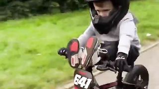 Stunt riding motorbikes at 3 years old - bike tricks with @rockstar.harley