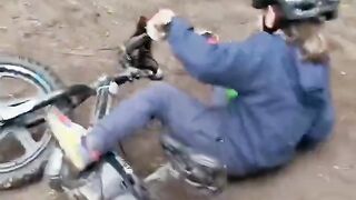 Stunt riding after nursery on the e bike ???????? #enjoytheride
