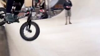 Tiny ＊12 inch＊ mini BMX dropping in!
