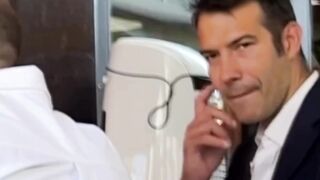 Look how this guy mess Italian :D