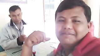 sibuk melakukan tugas negara