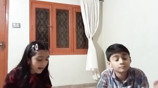 بازاری کھانا فاسٹ فوڈ کے نقصان اپ کے بارے میں دو دوستوں کے درمیان مکالمہ