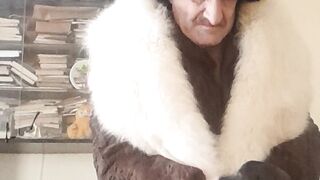 СЕСИЯ С ПАЛТО ОТ АСТРАГАН