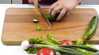 How to cut cucumber