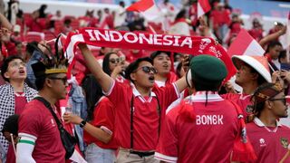 LAUTAN SUPORTER TIMNAS INDONESIA DI QATAR HARI IN - JELANG LAGA HIDUP MATI INDONESIA VS JEPANG