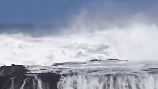 LAUTAN YANG MENGAMUK