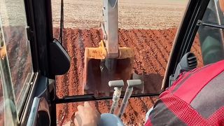 Lovars excavator working
