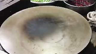 Dekhte hain Pizza kaise banta hai