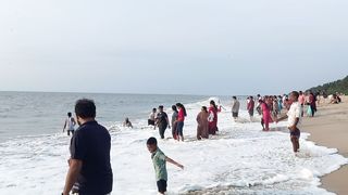 সমুদ্রে ঘুরতে গিয়েছিলাম তার একটা ছোট্ট ভিডিও
