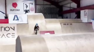 5yr old learning to backflip a BMX!