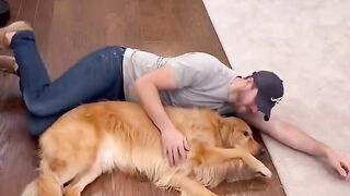 My dog won’t ever snuggle with me! #puppy #goldenretriever