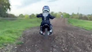 Hello Motocross!! Tiny kids motocross riding motivation ????
