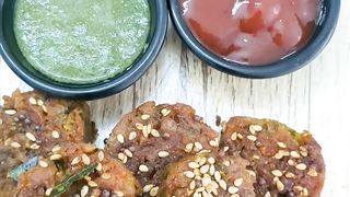 Rice palak muthiya