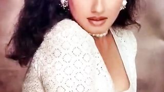 Kitna haseen chehra।raveena tandon whatsapp status। Dilwale।#shorts #raveenatandon