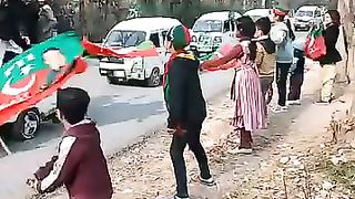The Pakistan Political Children took the Flags of PTI Against JUI