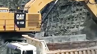 Operator ki jindagi ke bare mein shayari