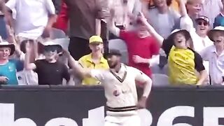 Hasan Ali revs up the MCG crowd funny moments ????????????????