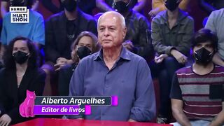 Tata se emociona com seu pai em entrevista