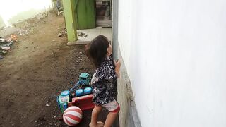 Bermain sendiri