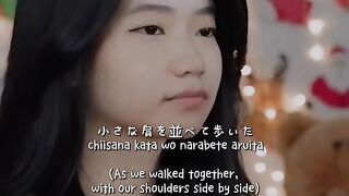 Gadis ini mengcover lagu dengan sangat merdu