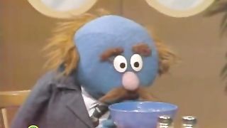 Sesame Street: There's a Fly in the Soup | Waiter Grover