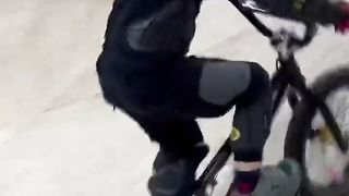 BMX tricks incoming ????