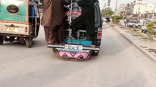 Nonsense peoples doing wrong way to travel