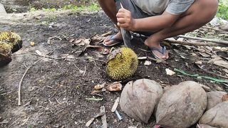 Eating the king of durian fruit is very delicious, ????
