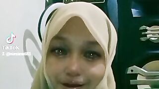 TEGANYA DIA MELUPAKAN AKU