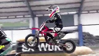 Dirt bike kid riding Supercross ????