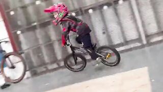 Tiny BMX whip or fail？!