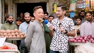 Attock Ka Sabzi Farosh Jo Har Sabzi Gaana Ga K Sale Karta Ha - Sunie Har Vegetable Pe Alag Alag Song.