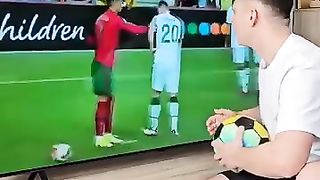 RONALDO_FUNNY_SCENE_????_#shorts_#funnyvideo_#ronaldo_ron(360p).