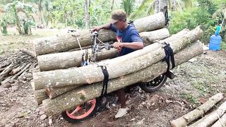 TEAK MOTORCYCLE TAXI WORK THAT REQUIRES SKILL AND COURAGE