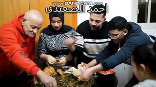 الحاج جابر عامل اقوى تحدى فراخ مع الاء ومحمد وذياد  ????????????
