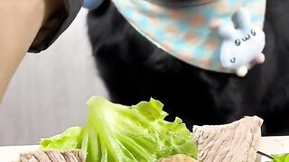 Dog eat so cute 4