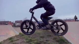 Jumping a bike： expectation vs reality ???? #enjoytheride #aprilfools