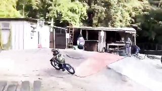 3 year old MTB rider cleared his first ‘double’ jump!