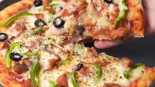 I've quit buying pizza, now i make my own pizza at home!