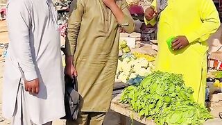 funny saag main paisay