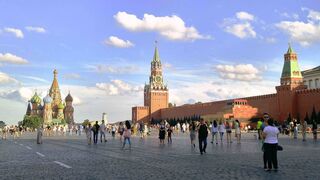 A walk through spring Moscow