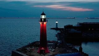 Kronshlot's lighthouses lit up again
