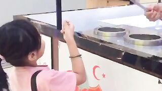 lucunya beli es cream di japang