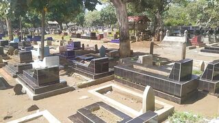 Jalan Jalandi Makam