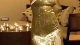 Kareenakapoor_sharukhkhan_bollywood_reels_songs_music_shoot