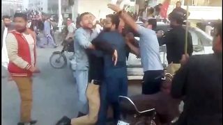 Karachi 5 thousand workers of PTI Riots on Clifton, cases registered against