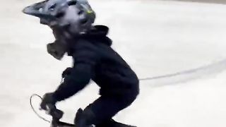 Learning to jump a BMX at 4？! #enjoytheride