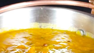 Khatti meethi toor dal