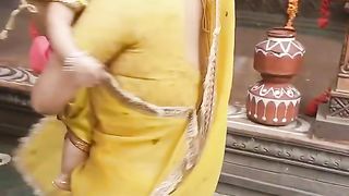 #shorts Kaun khel rhi hai Krishna Sang - Yashomati Maiya Ke Nandlala - Krishna Vlog Lovers